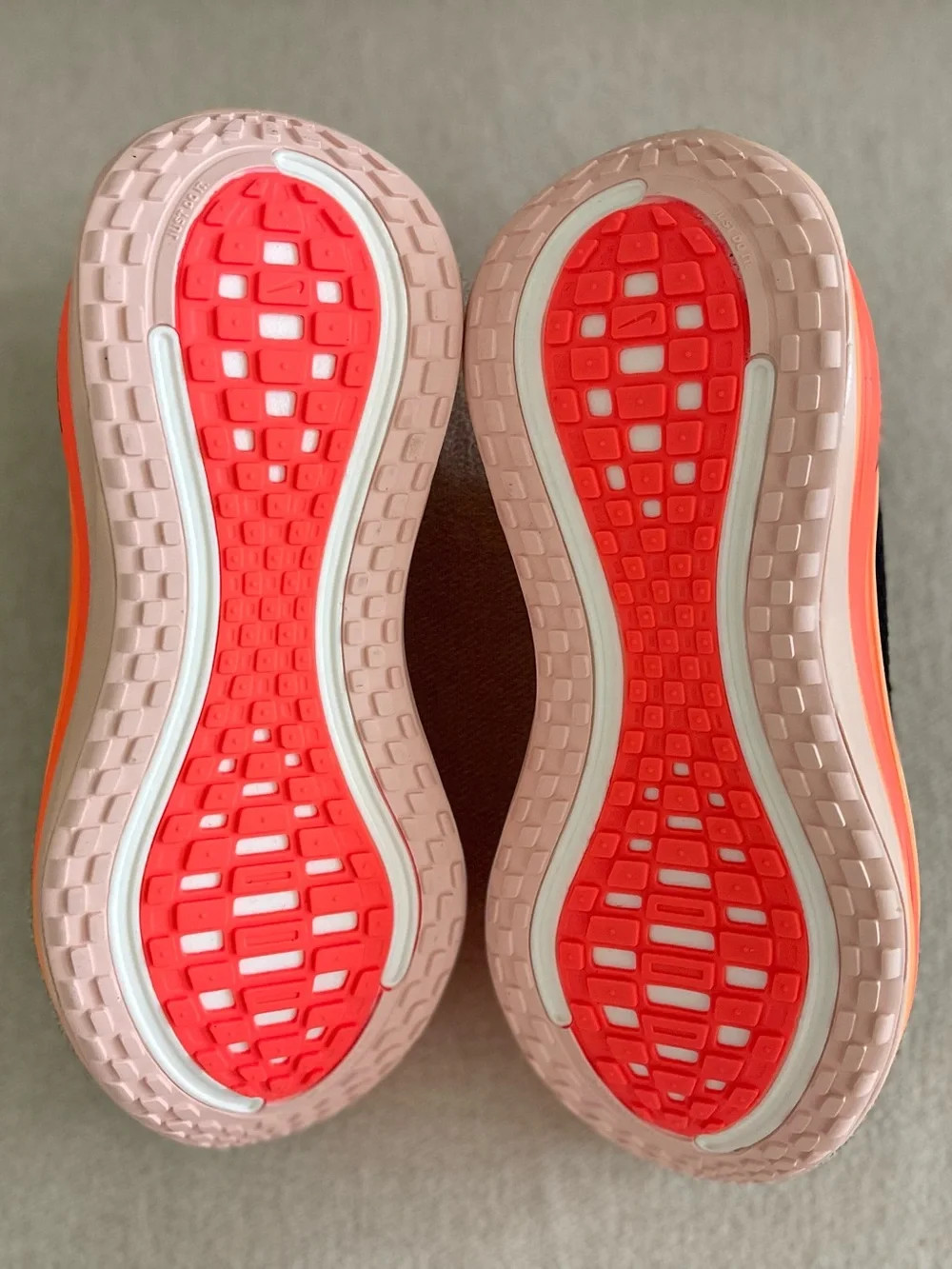 Size 7.5 - Nike W Vomero Plus Black Hot Lava Washed Coral HV8154-010 Women's NEW